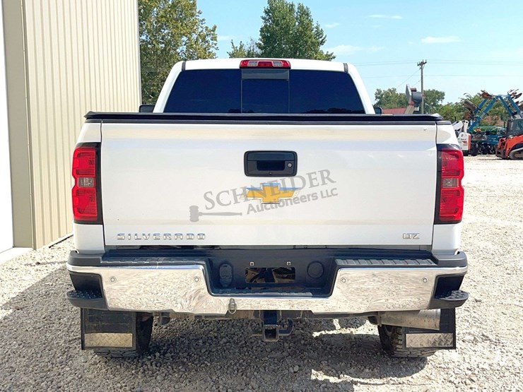 2015-chevrolet-2500hd-image-7