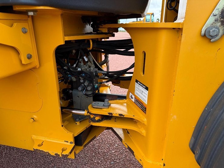 deere-524k-image-27