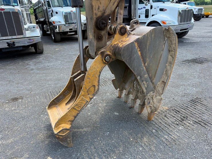 2016-caterpillar-313flgc-image-11