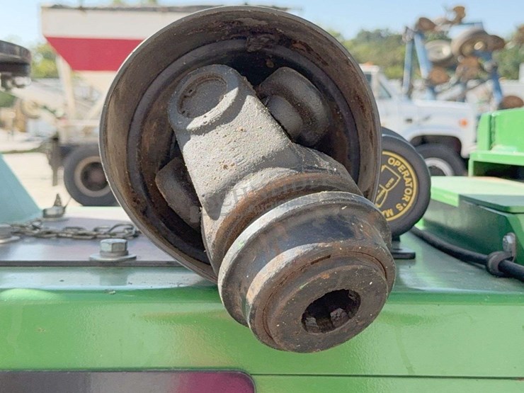 frontier-wc1208pt-pto-drive-wood-chipper-image-24