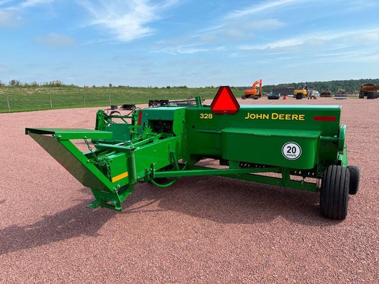 2022-john-deere-328-image-5