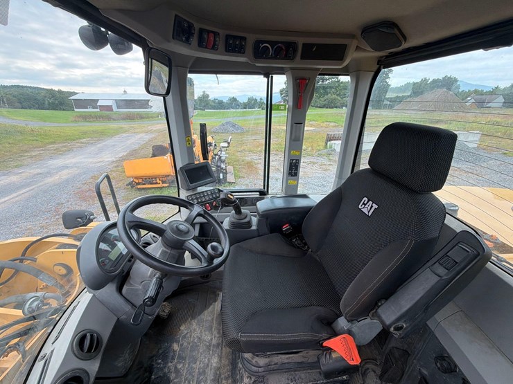 2020-caterpillar-938m-image-23