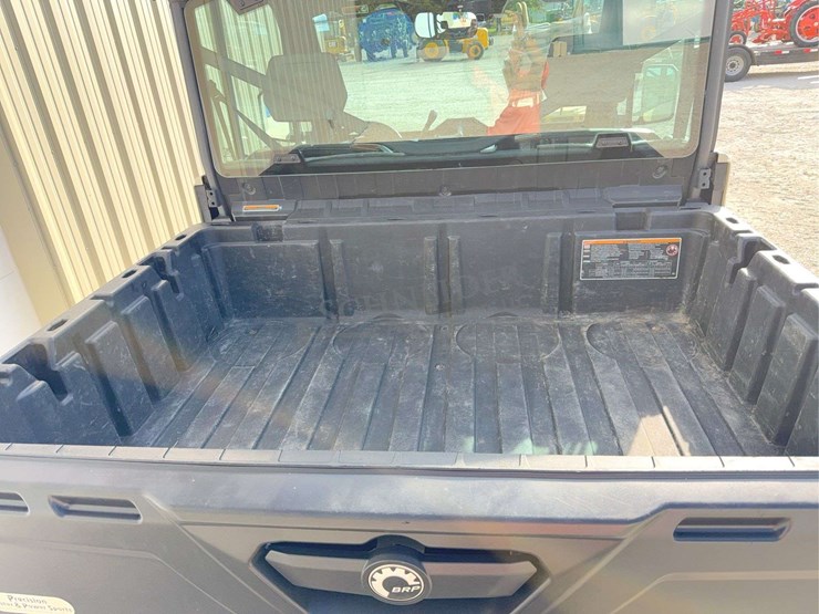 2023-can-am-hd10-defender-limited-4x4-utv-image-21