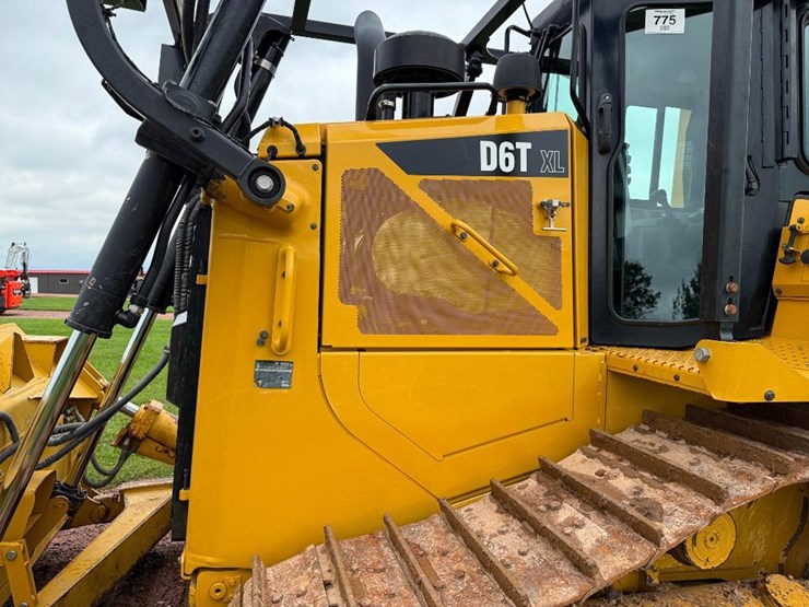 caterpillar-d6t-xl-image-27