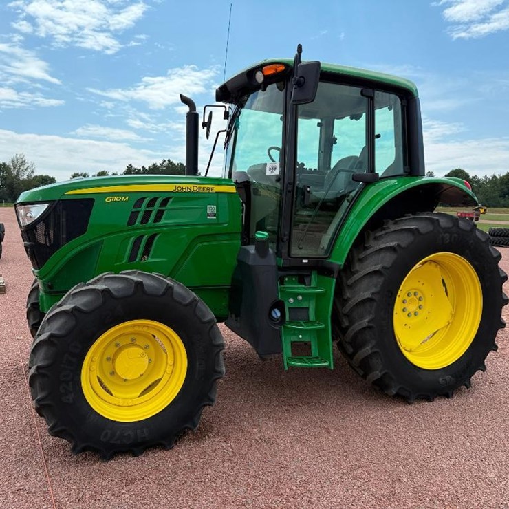 JOHN DEERE 6110M