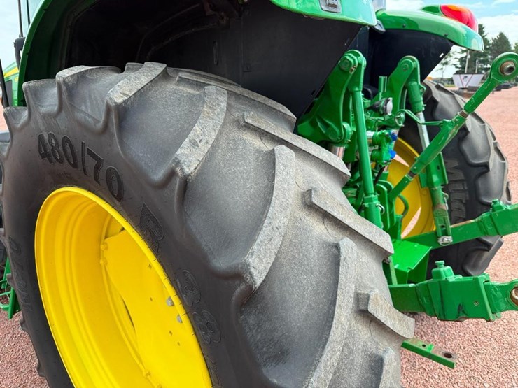 john-deere-6110m-image-7