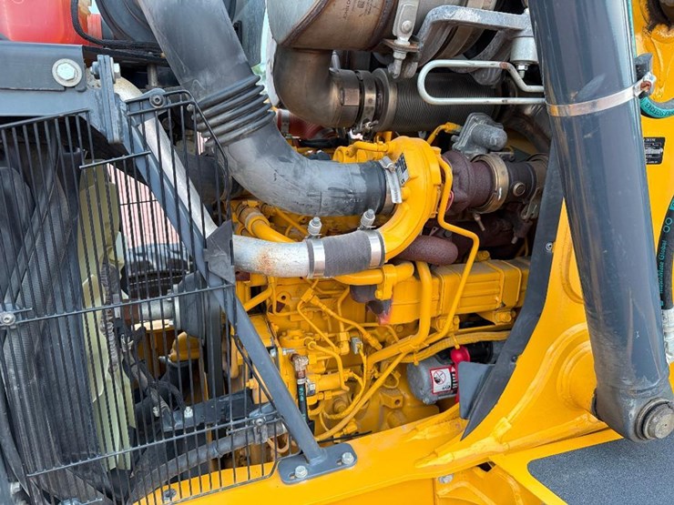 2019-deere-310sl-hl-image-49
