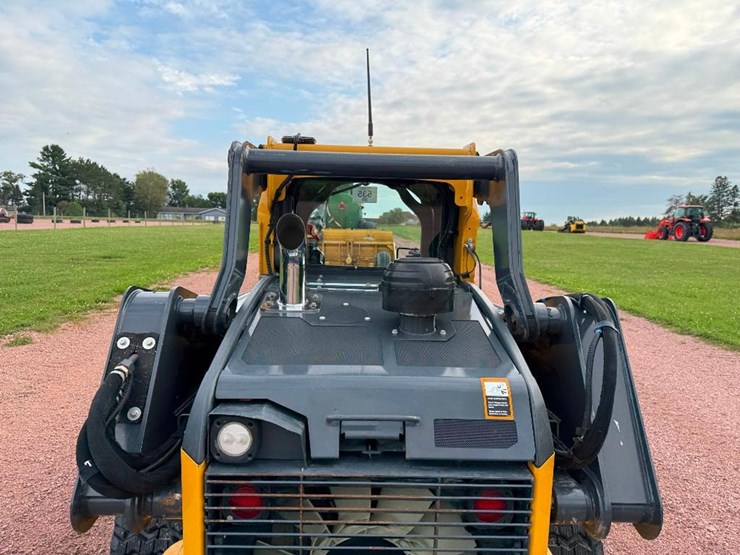 deere-325g-image-23