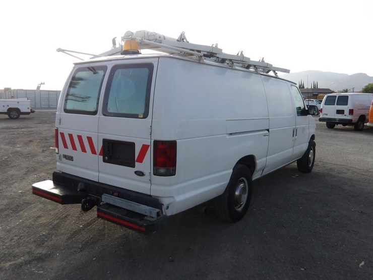 2002-ford-e350-image-3