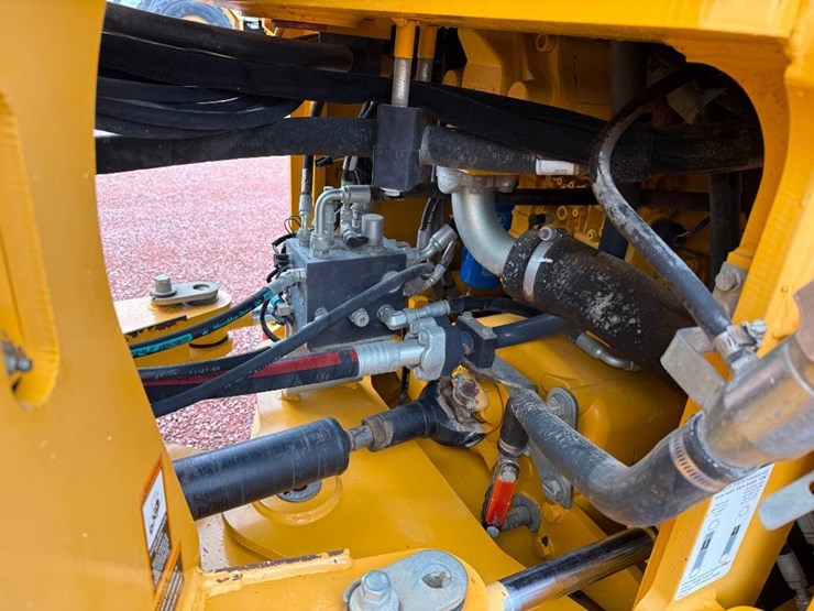deere-624k-image-24