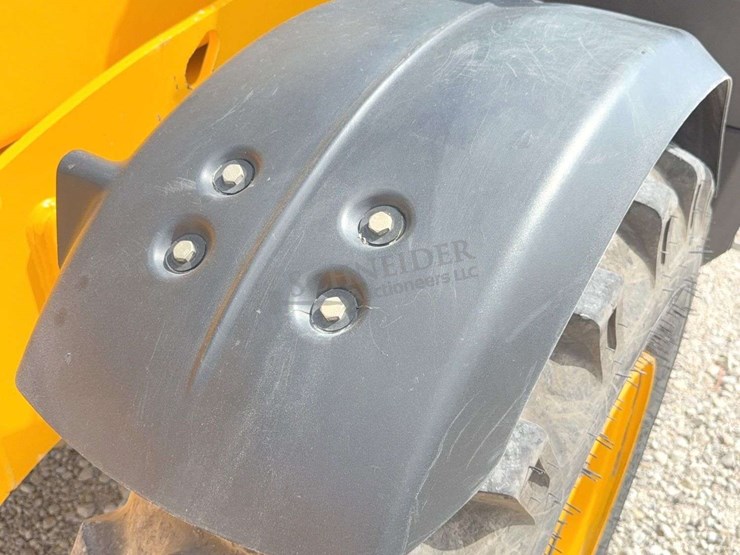 2019-jcb-540-140-image-77