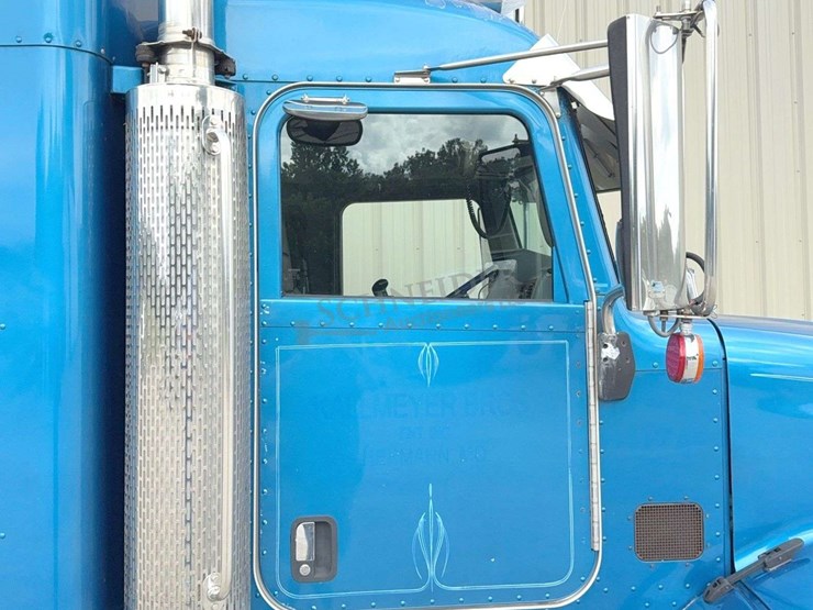 2007-peterbilt-386-image-16