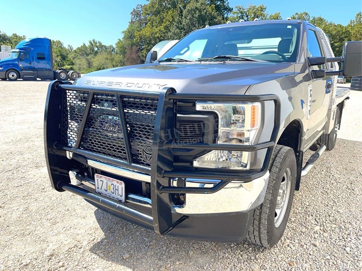 2021-ford-f350-image-10