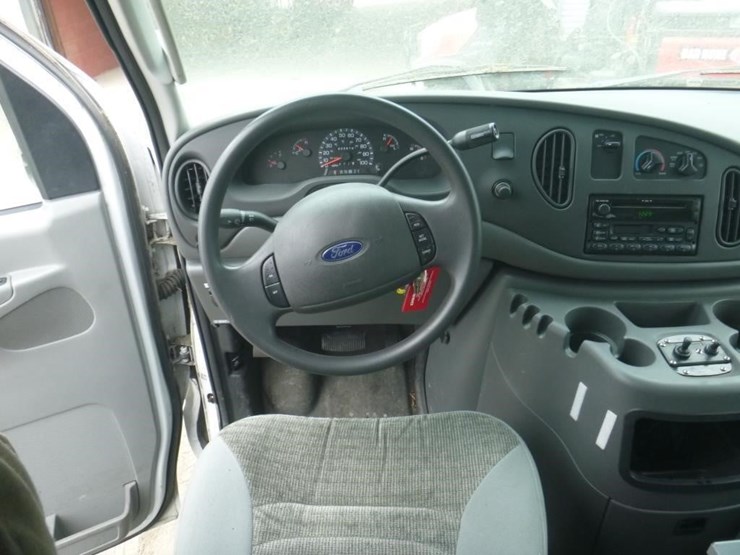 2003-ford-econoline-350-image-9