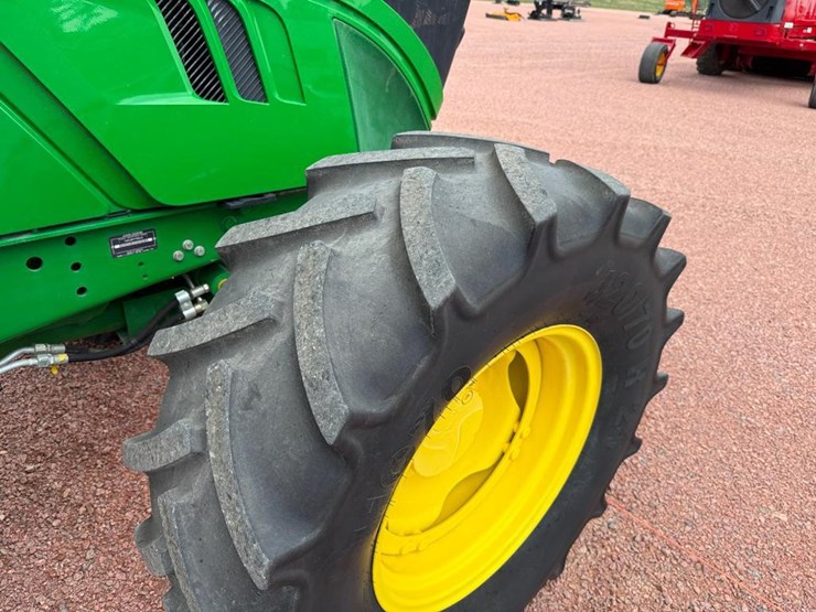 john-deere-6110m-image-9