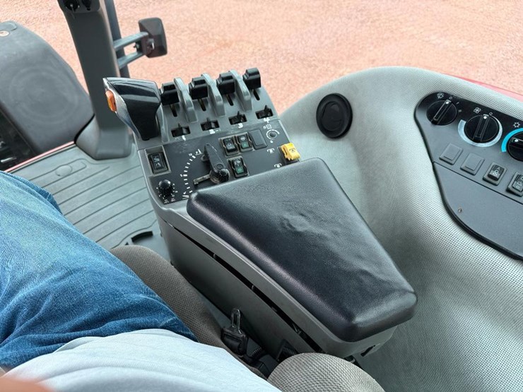 case-ih-mx220-image-55