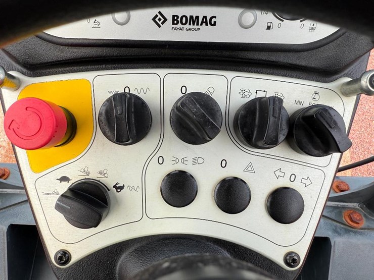 2019-bomag-bw145d-5-image-40