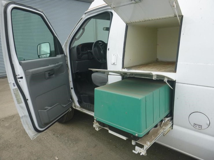 2003-ford-econoline-350-image-10