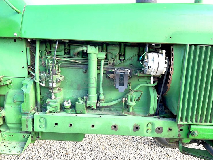 john-deere-4010-image-14
