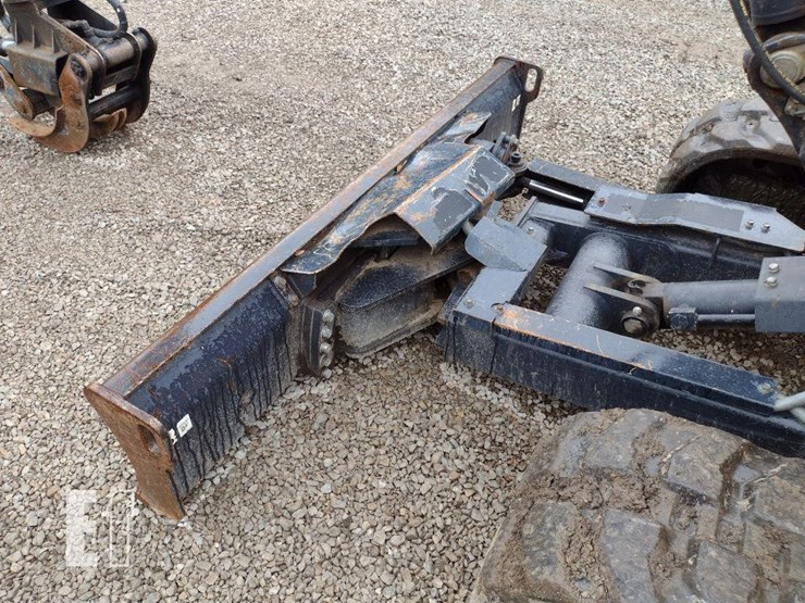 2016-kubota-kx040-4-image-17