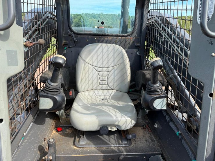new-holland-c232-image-31