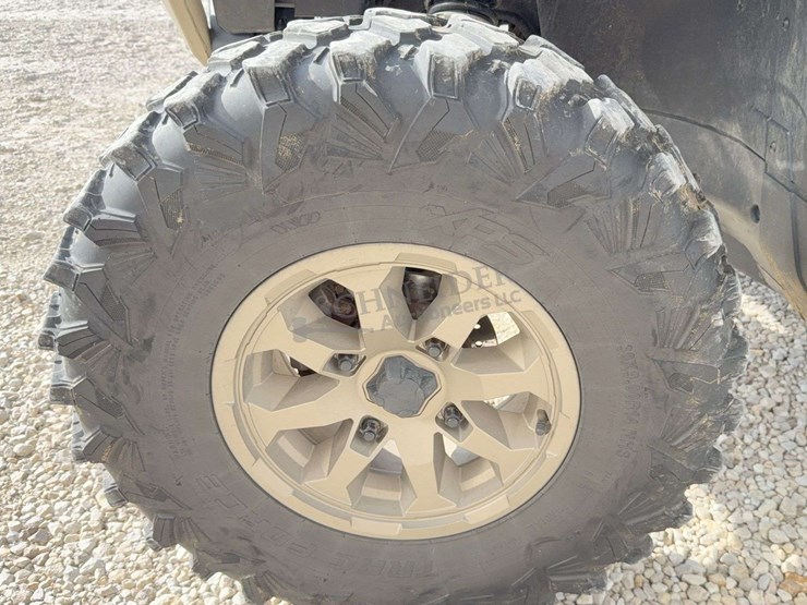 2023-can-am-hd10-defender-limited-4x4-utv-image-24