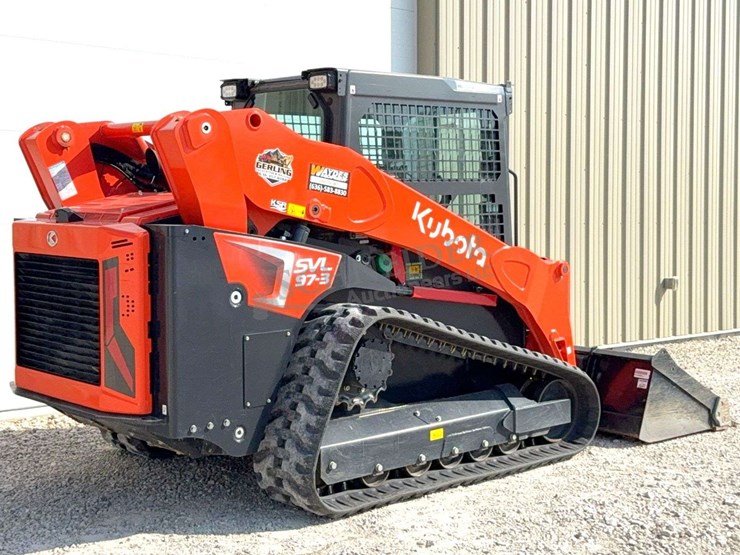 2026-kubota-svl97-3-image-5