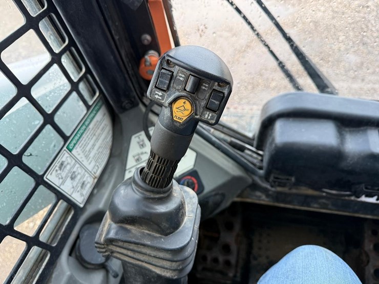 2016-bobcat-t650-image-26
