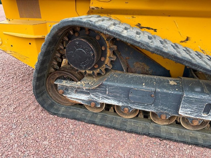 2020-deere-325g-image-22