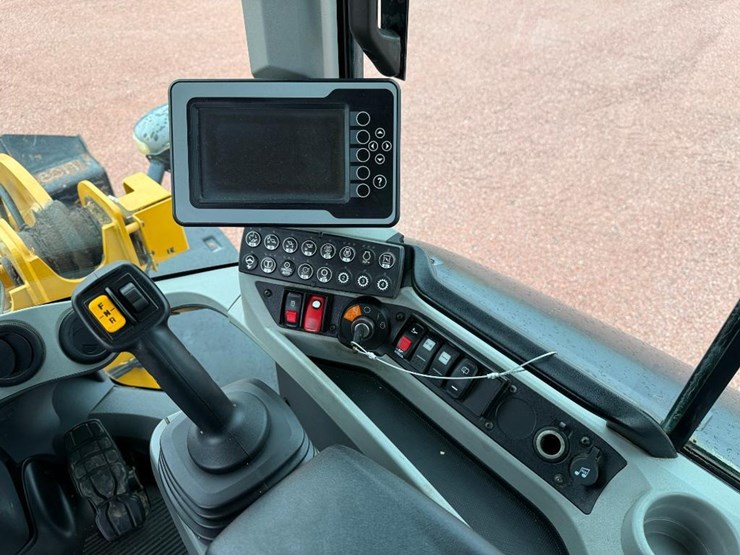 caterpillar-926m-image-57