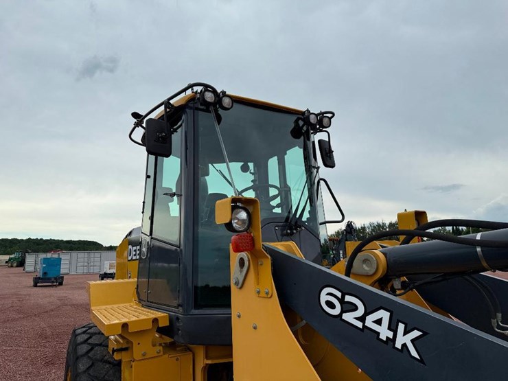 deere-624k-image-13