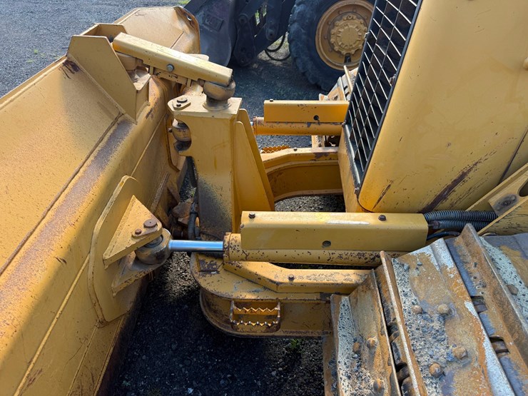 caterpillar-d5g-xl-image-6