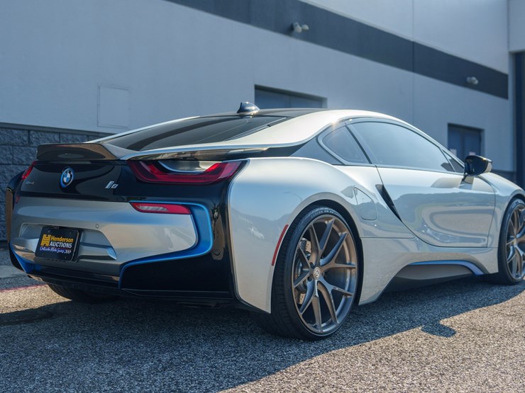 #1064-•-2015-bmw-i-8-image-5