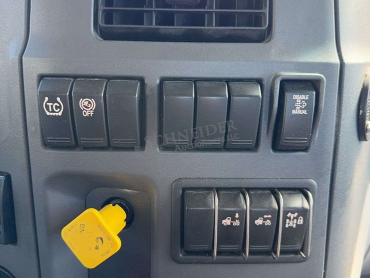 2020-peterbilt-579-image-84