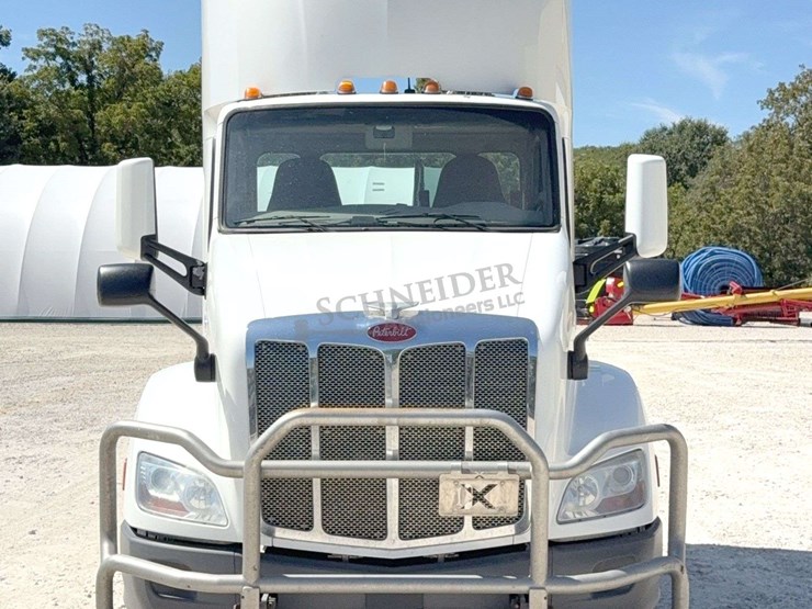 2020-peterbilt-579-image-8