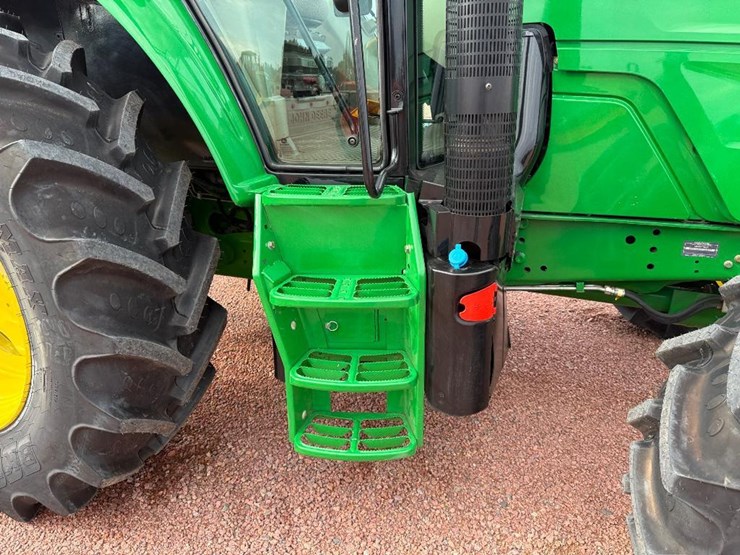 john-deere-6105m-image-17
