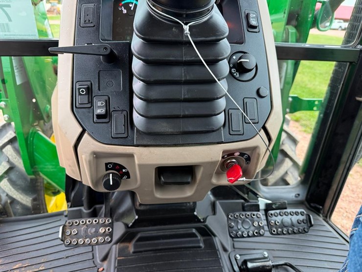 john-deere-5075e-image-61