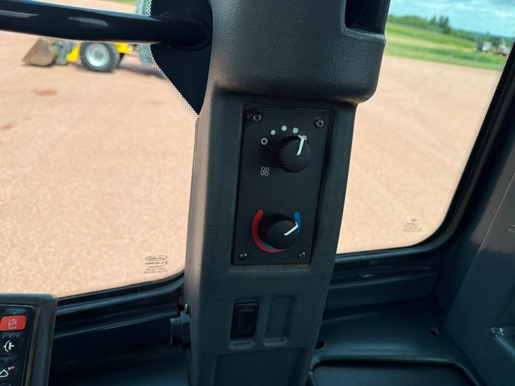 deere-524k-image-55