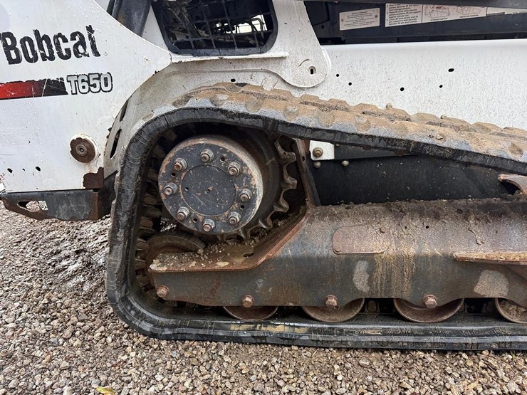2016-bobcat-t650-image-13