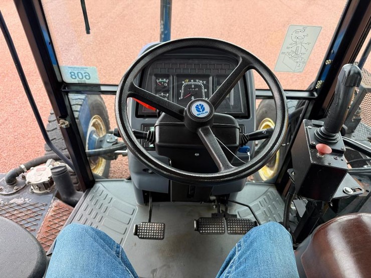new-holland-ts110-image-53