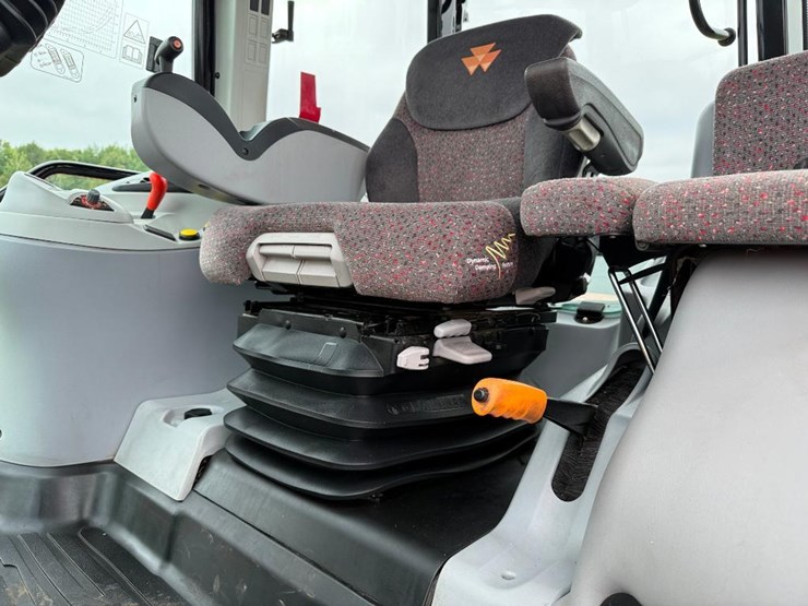 massey-ferguson-6480-image-57