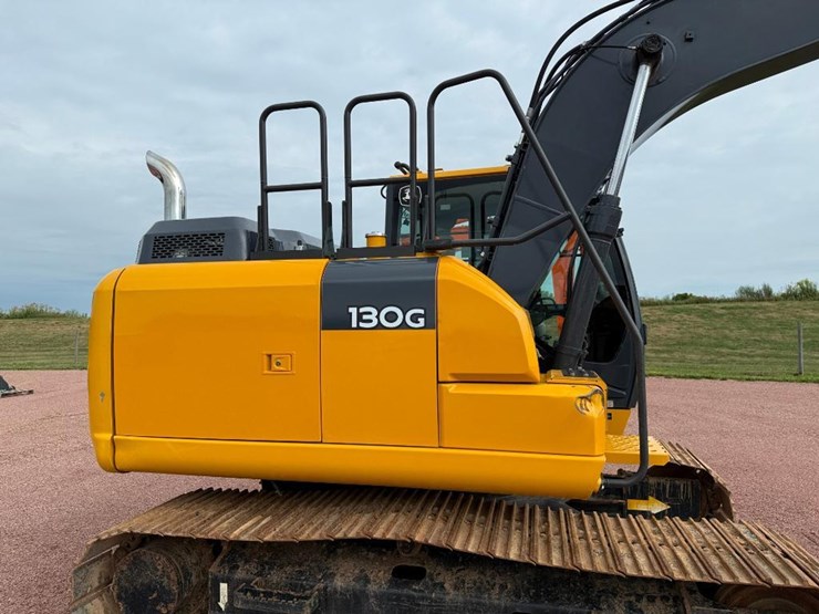 deere-130g-image-20