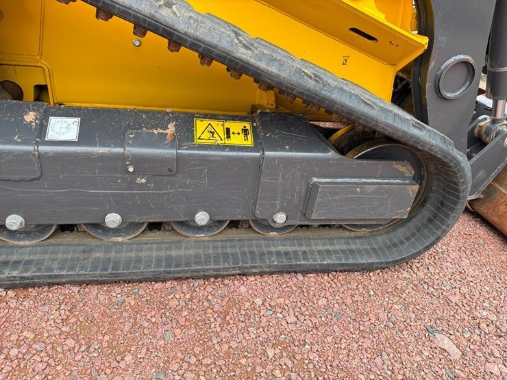 new-holland-c362-image-22