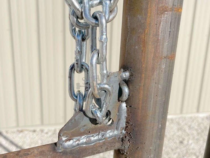 unused-24'-freestanding-corral-panel-w/-8'-gate-on-1-end-image-9