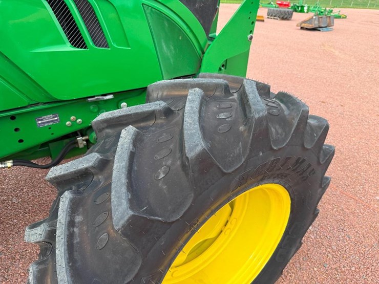 john-deere-6105m-image-9