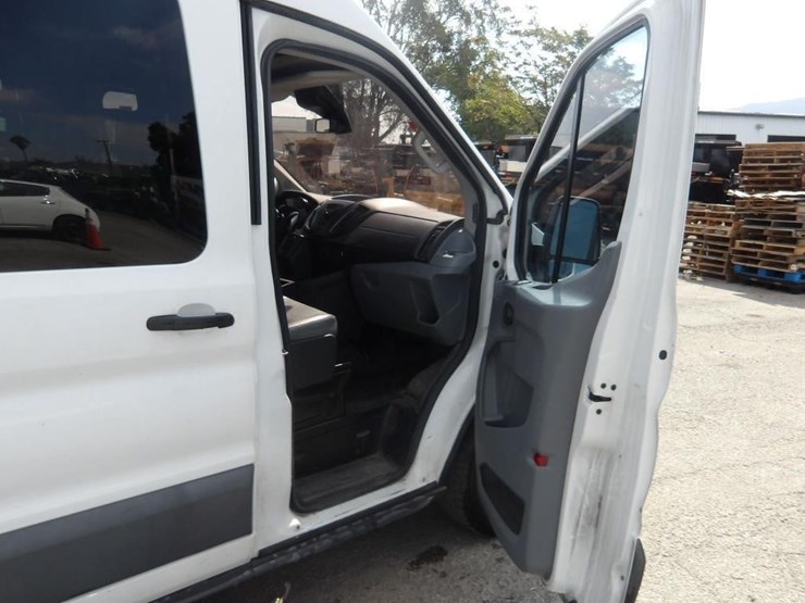 2017-ford-transit-image-10