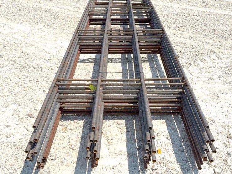 15--unused-4'x20'-continuous-steel-fence-panels-image-4