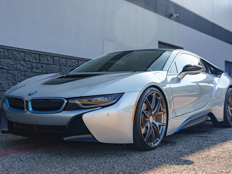 #1064-•-2015-bmw-i-8-image-1