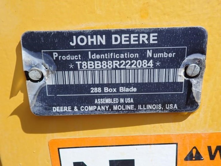 2019-deere-210lep-image-18