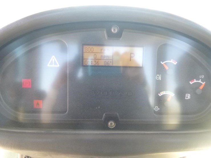 2008-volvo-g930-image-13